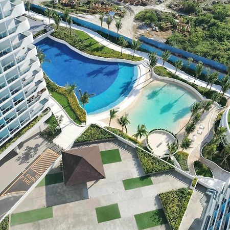 Azure North Studio Units Located In 17Th Floor And Above San Fernando  Bagian luar foto