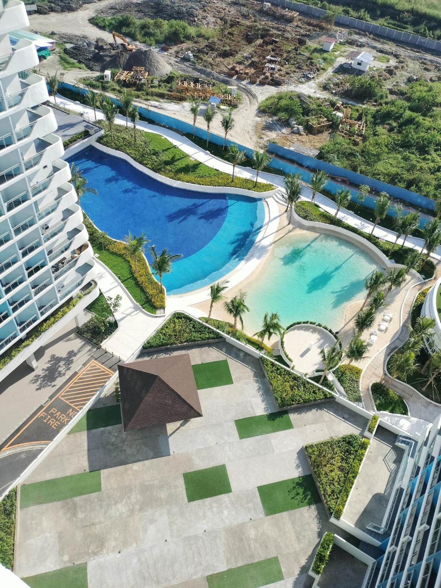 Azure North Studio Units Located In 17Th Floor And Above San Fernando  Bagian luar foto