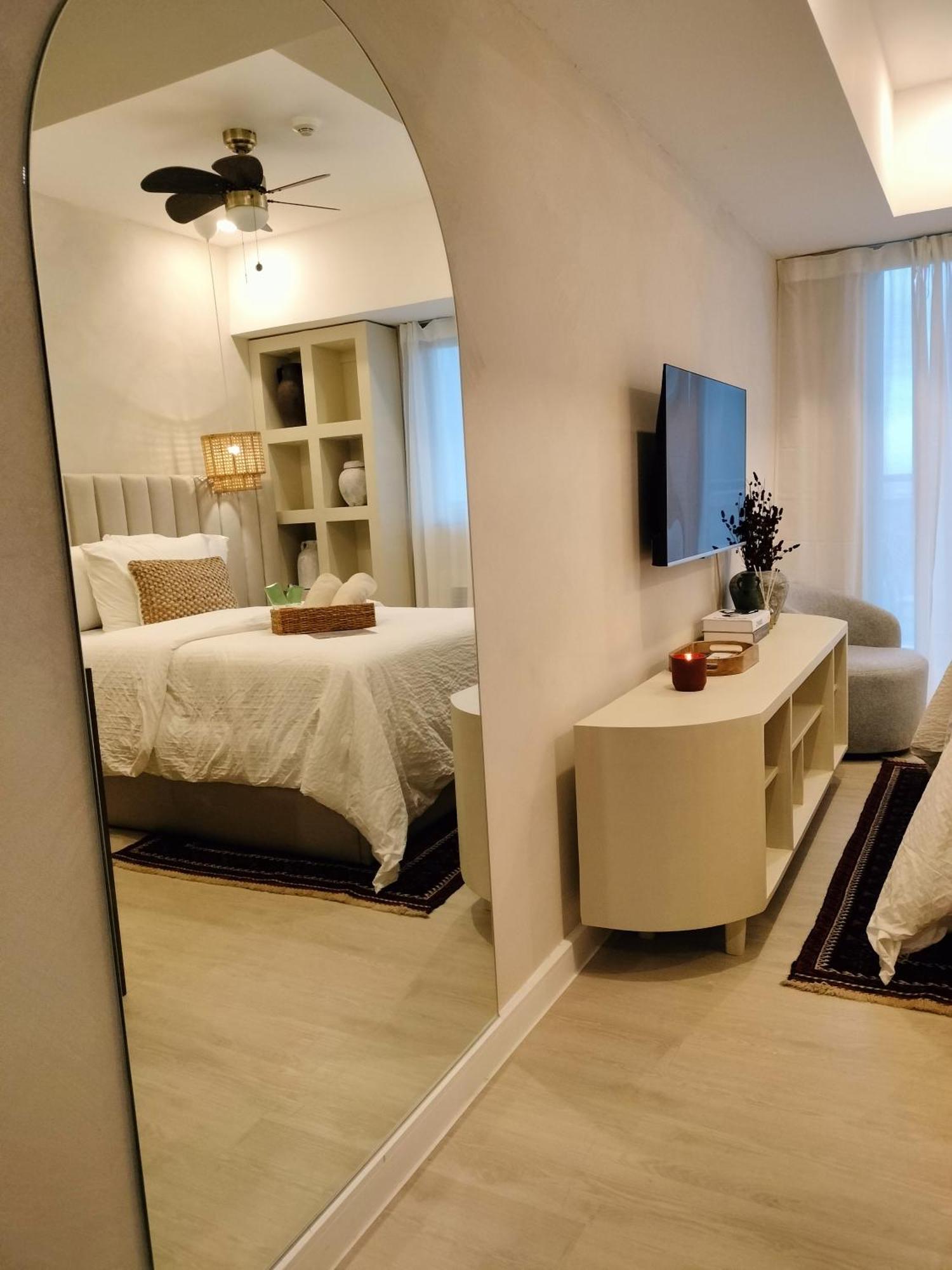 Azure North Studio Units Located In 17Th Floor And Above San Fernando  Bagian luar foto